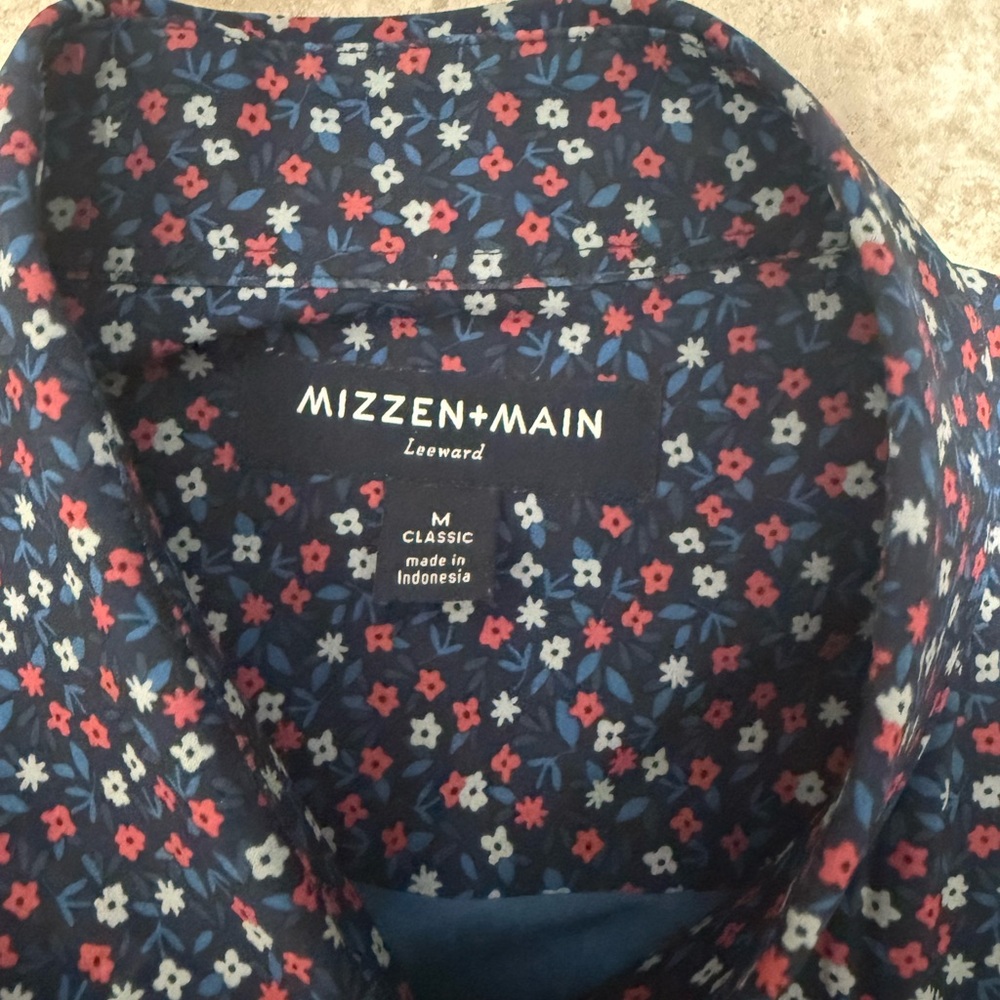 Floral button down - Picture 2 of 2